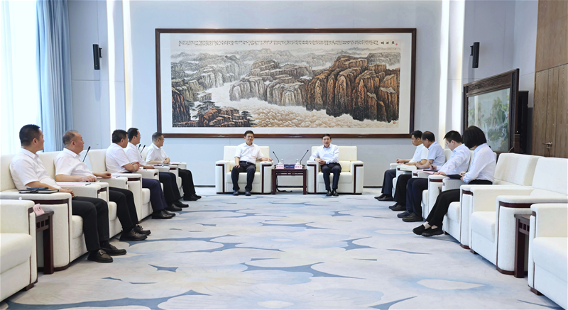 張文琪會(huì)見(jiàn)中化二建集團(tuán)黨委書(shū)記、董事長(zhǎng)徐萬(wàn)明一行